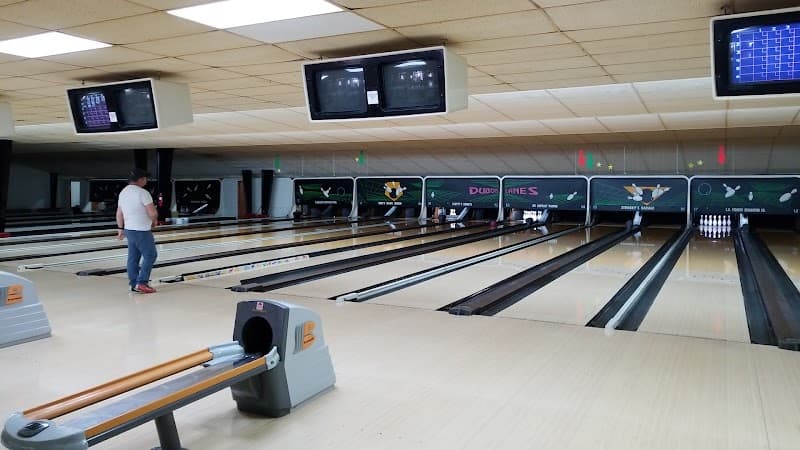 Interior view of Dubois Lanes bowling alley