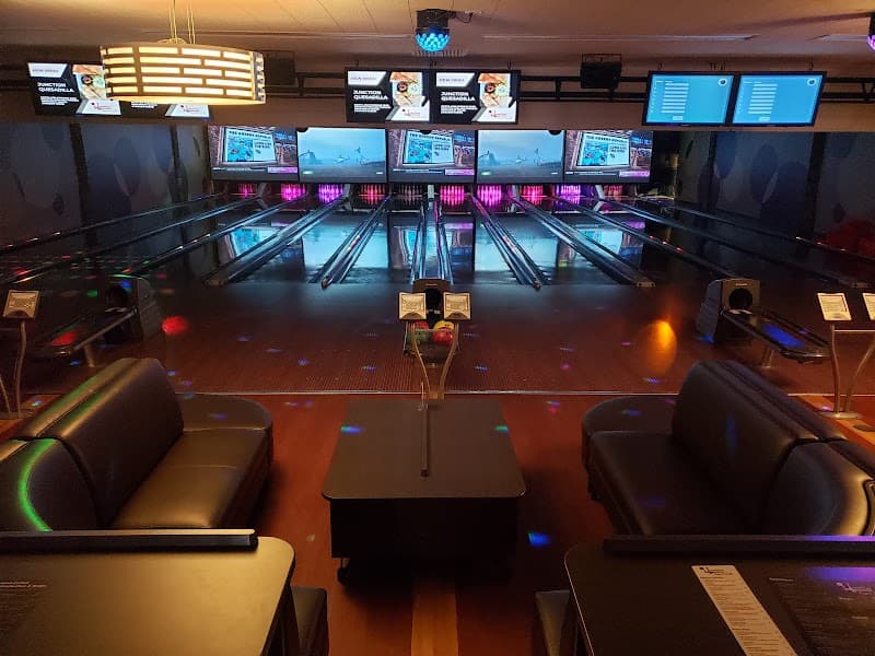 Interior view of JB's on 41 - Bowlero bowling alley