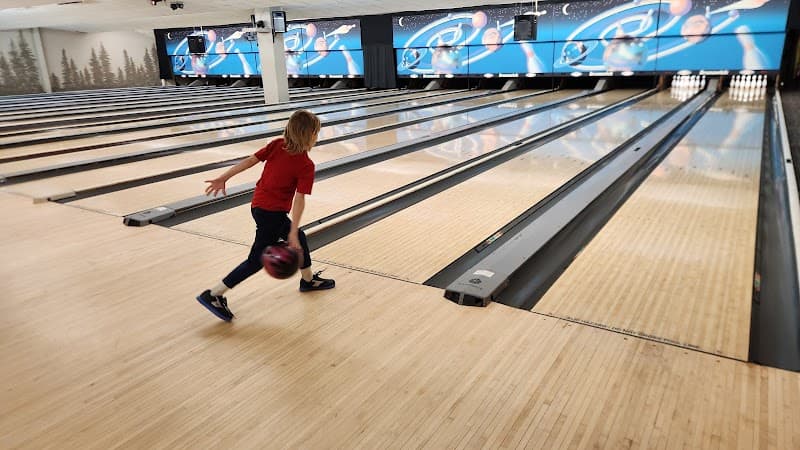 Interior view of Lakeside Lanes bowling alley