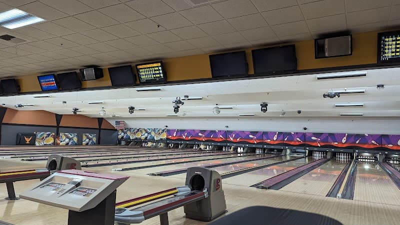 Interior view of Lariat Bowl bowling alley