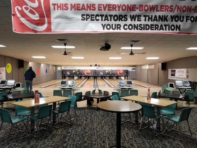 Interior view of Rose Garden Bowl & Volley Ball bowling alley