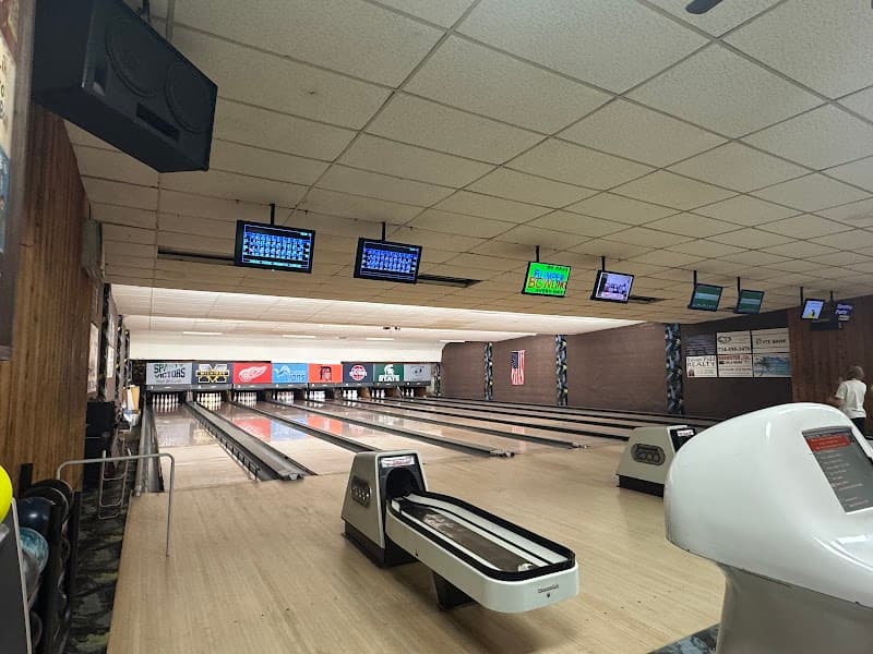 Interior view of Stockbridge Bowl & Sparty Victors Bar & Grill bowling alley