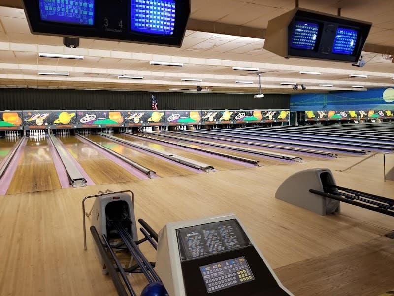 Interior view of Town & Country Bowling bowling alley