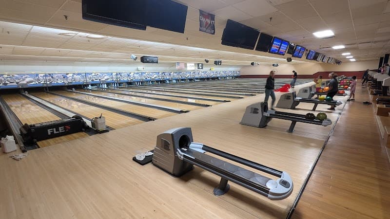 Interior view of Town' N Country Lanes bowling alley