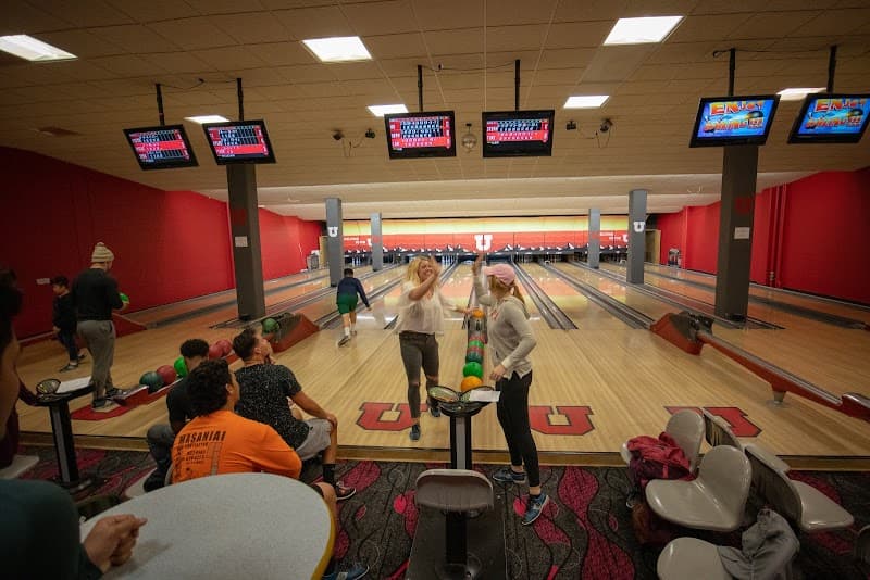 Interior view of Union Recreation bowling alley