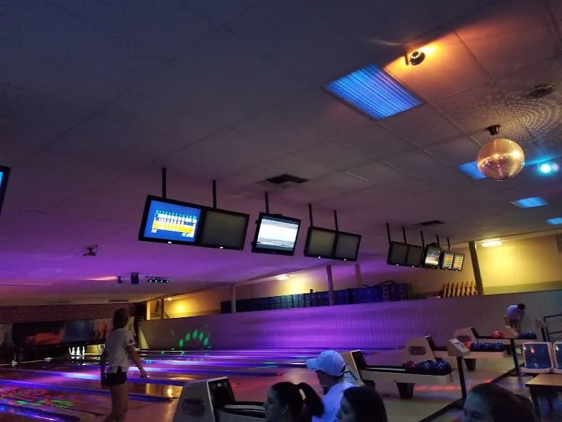 Devon Lanes - Image 6