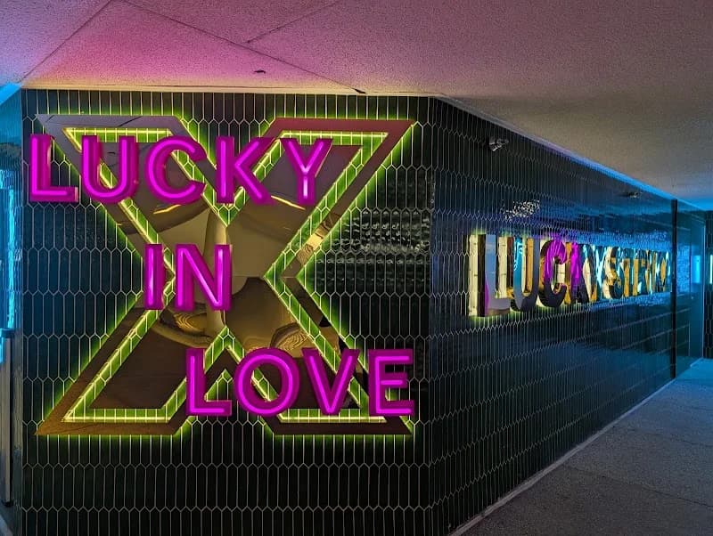 Lucky Strike Beverly Hills - Image 3