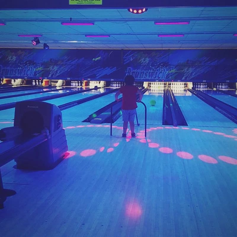 Bowlero Denton - Image 4