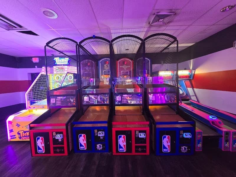 Bowlero Denton - Image 6