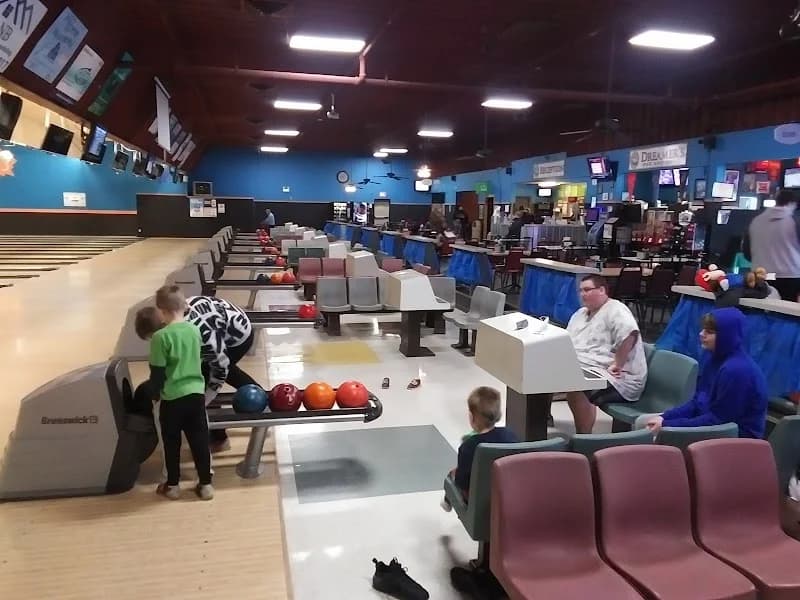 Plaza Lanes - Image 1