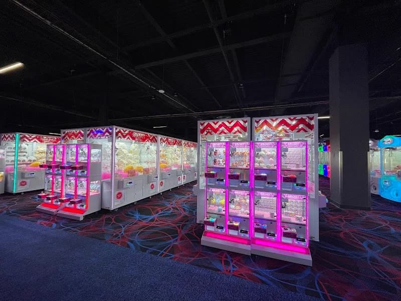 Round1 Bowling & Arcade Southwest Plaza - Image 4