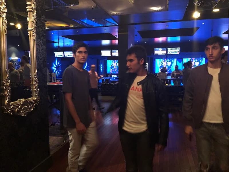 Lucky Strike Hollywood - Image 7