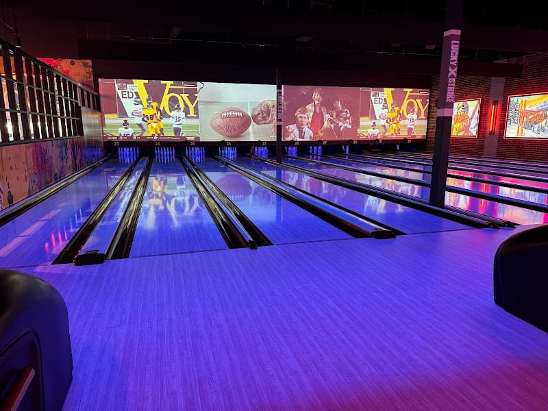 Lucky Strike Northfield - Image 2