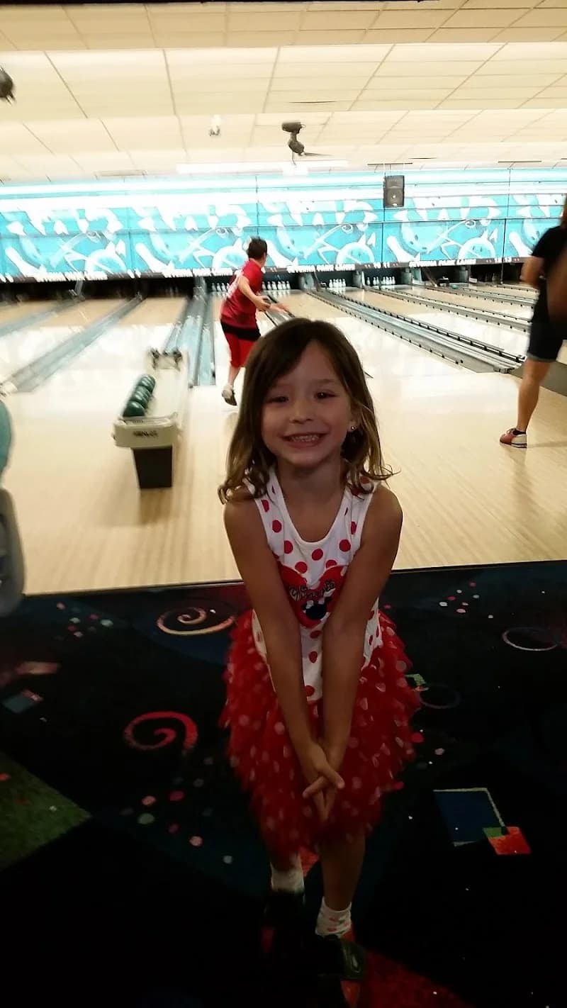 Severna Park Bowling Lanes - Image 10