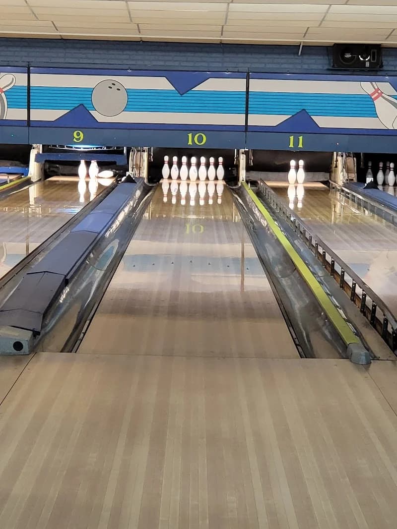 Split Happens Bowling Center - Image 2