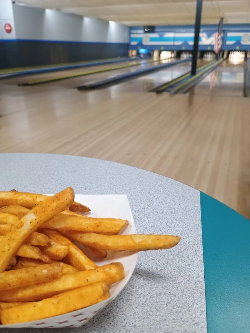 Split Happens Bowling Center - Image 6