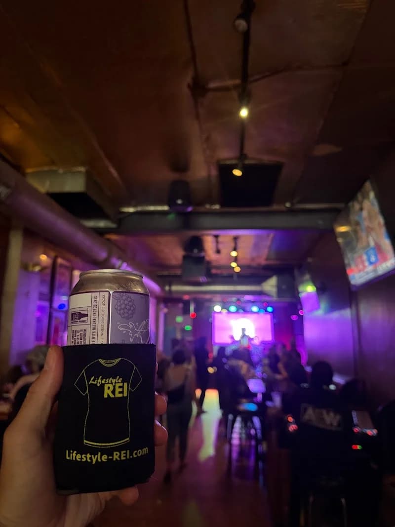 Moe's Original BBQ - Image 9