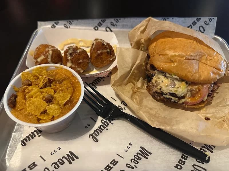 Moe's Original BBQ - Image 10