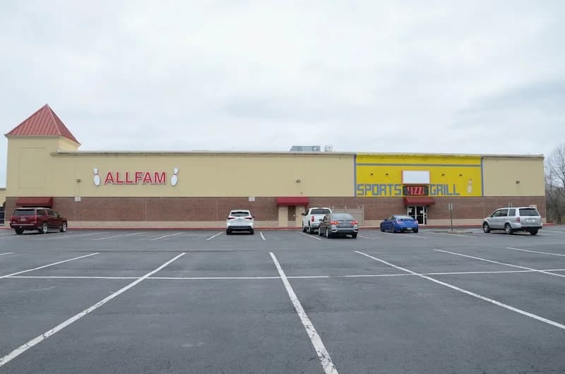 Allfam Bowling & Entertainment Center - Image 4