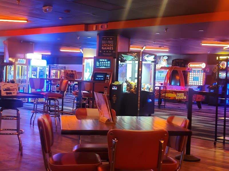 Bowlero Lakewood - Image 5