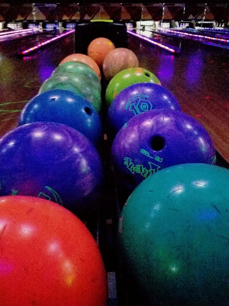 AMF Bolera Paradise Lanes - Image 9