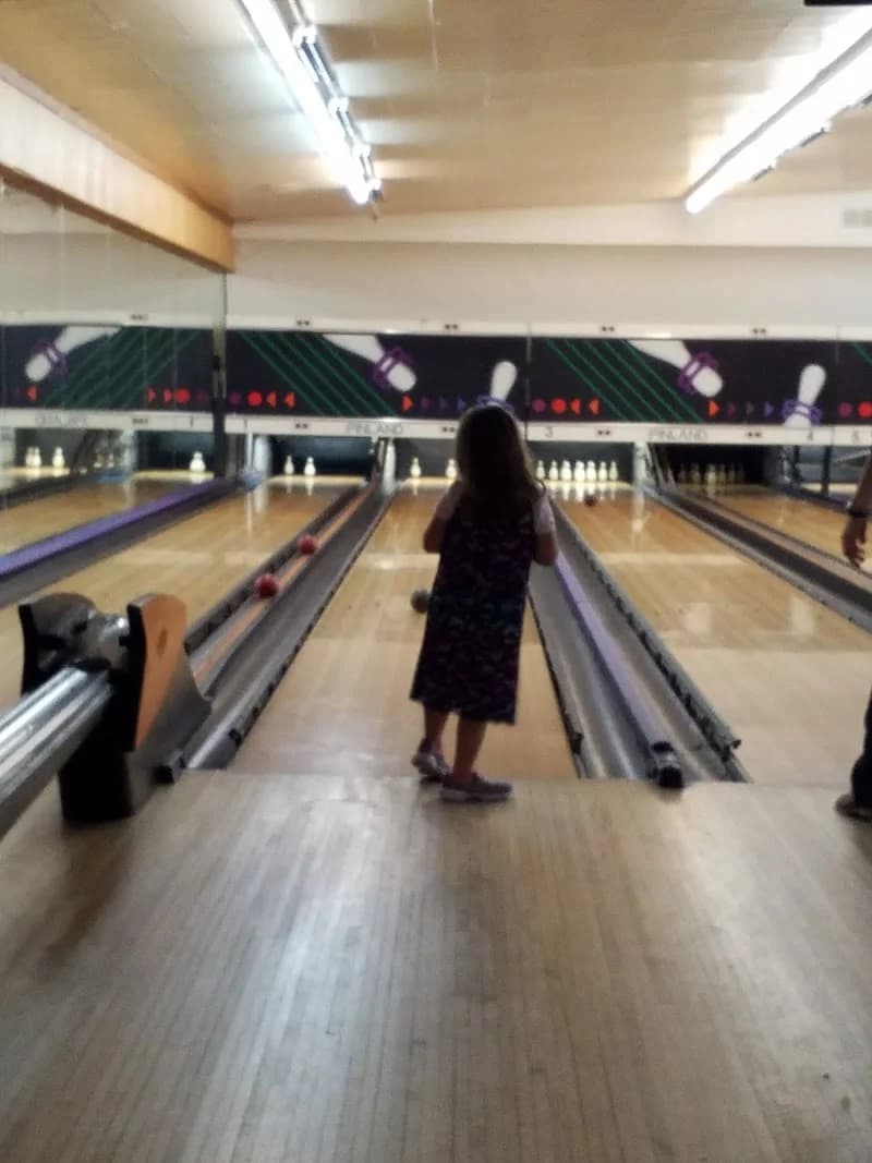 Pinland Bowling Lanes - Image 3