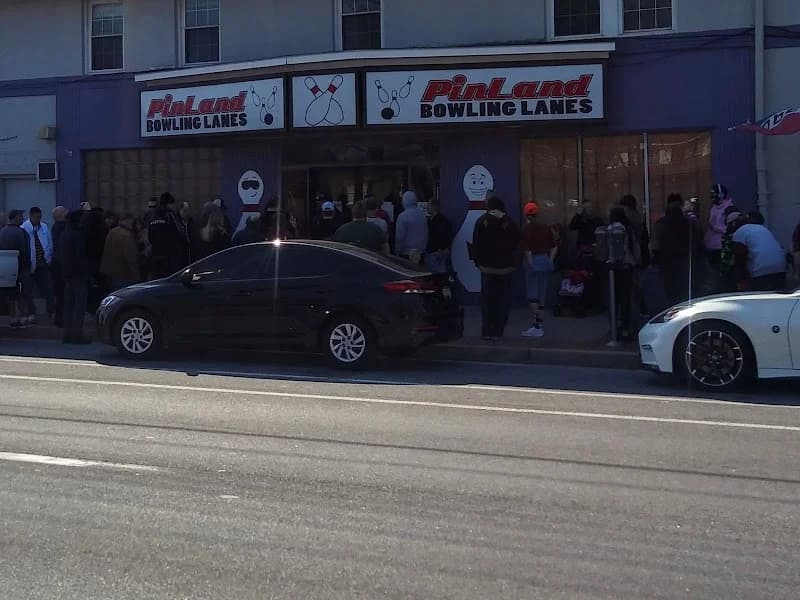 Pinland Bowling Lanes - Image 4