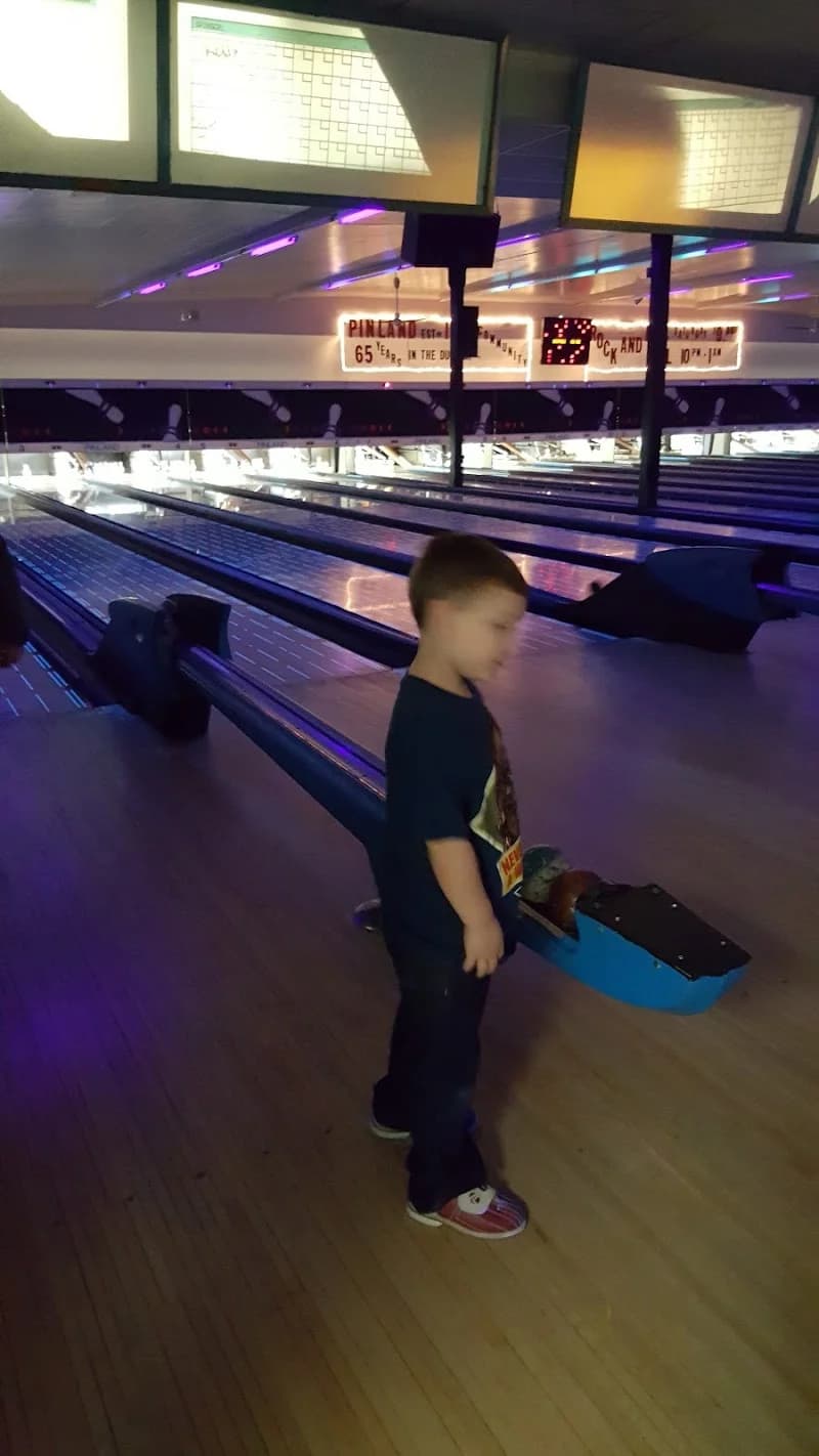 Pinland Bowling Lanes - Image 6